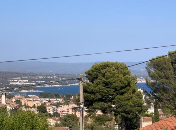 Rez De Avec Place De Parking Et Vue Mer. *